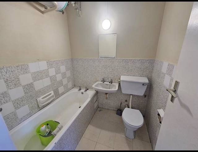 0 BEDROOM PROPERTY TO RENT IN RONDEBOSCH